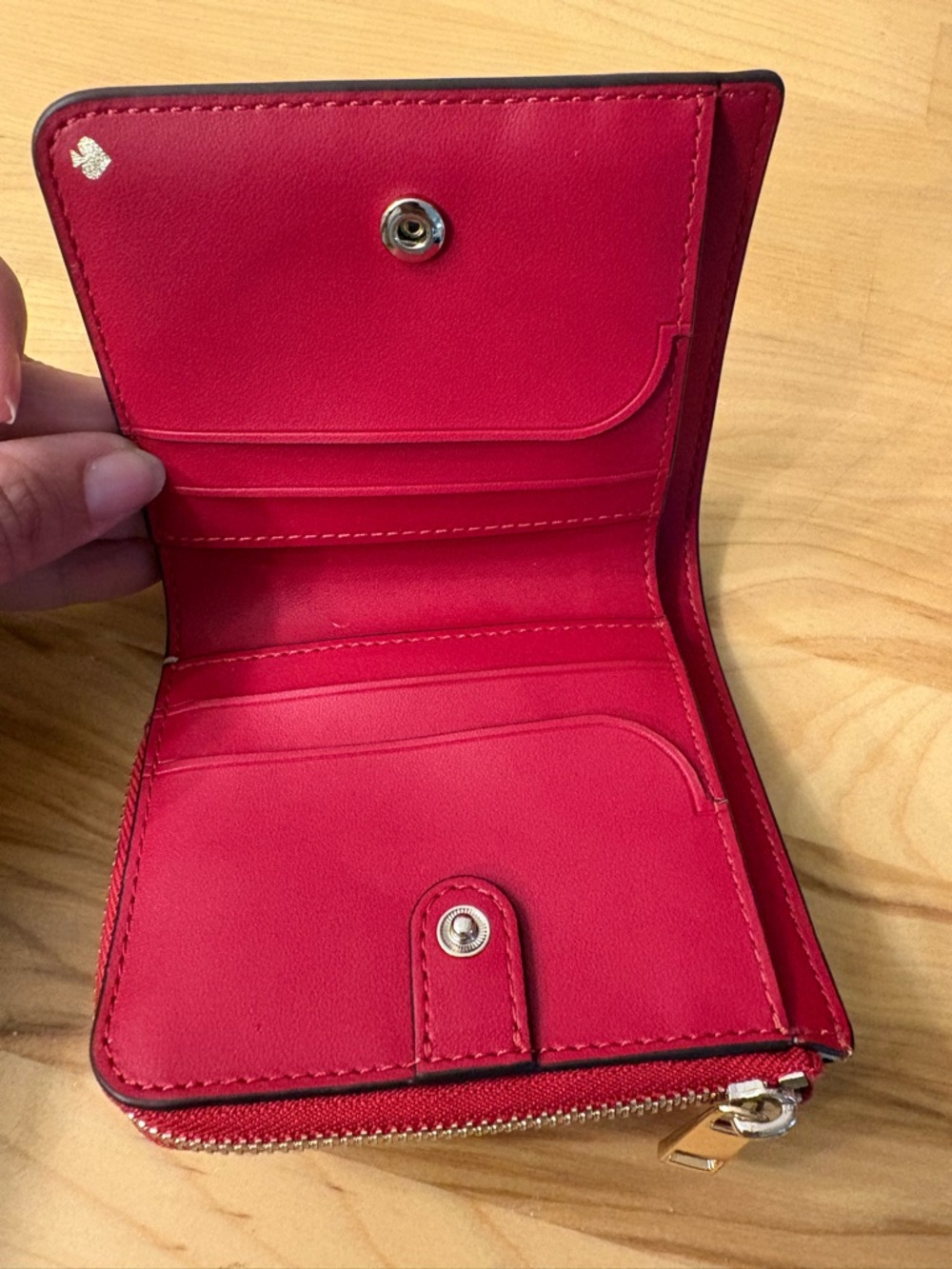 kate spade cream wallet with pink and red gift print - Picture 6 of 7